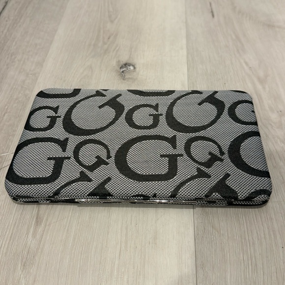 JC Fashion NWT Long hard Wallet with many credit Card compartment and pockets. - Picture 1 of 7